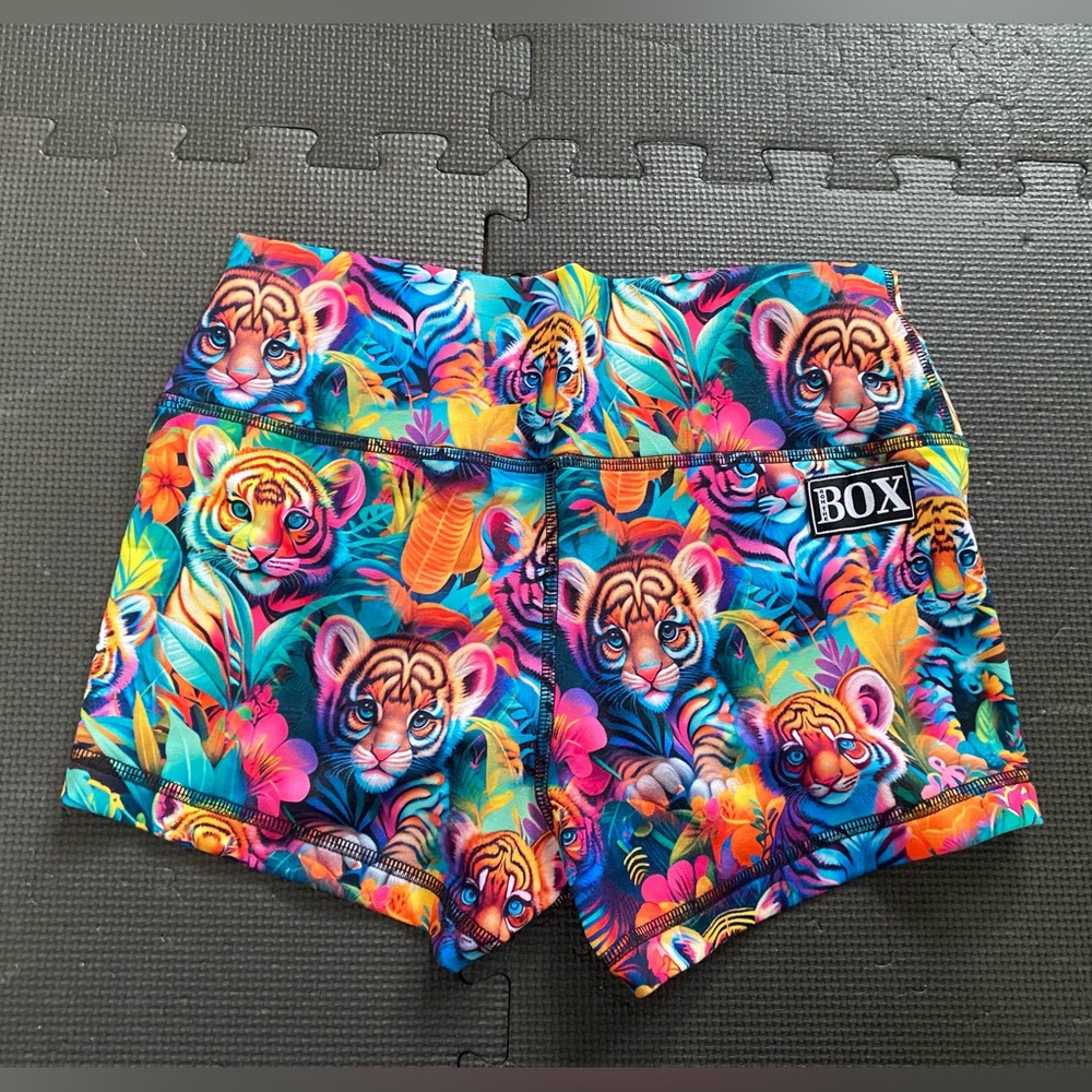 Rok The Box shorts, M